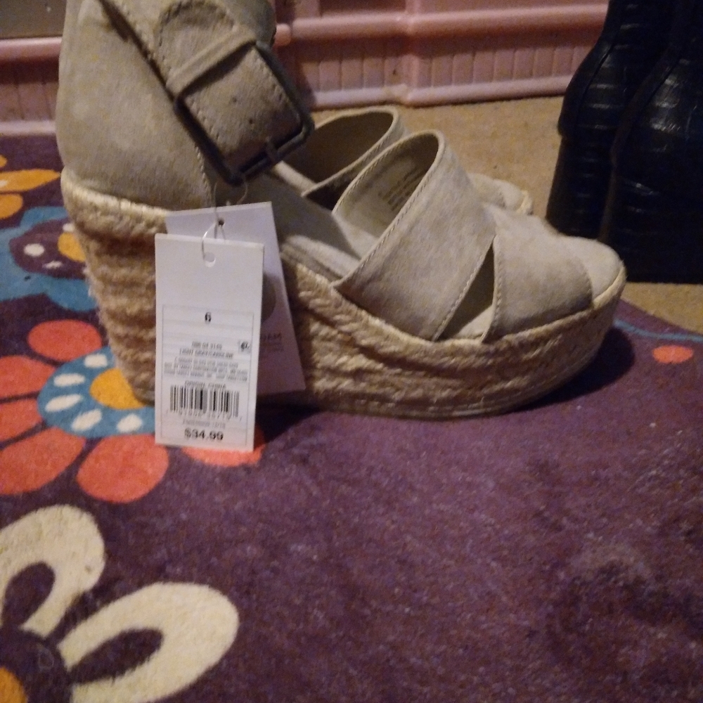 Wedges - Picture 2 of 3